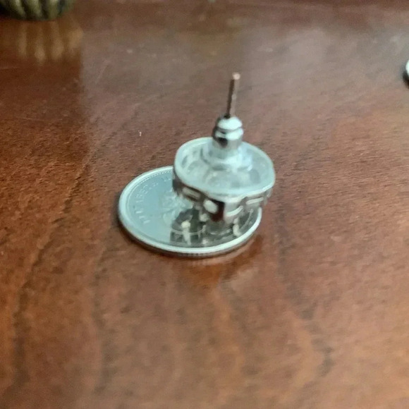 Silvertone earrings - Picture 4 of 6